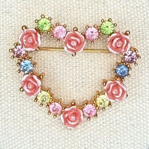 Avon • Vintage Heart-Shaped Rose Wreath Brooch